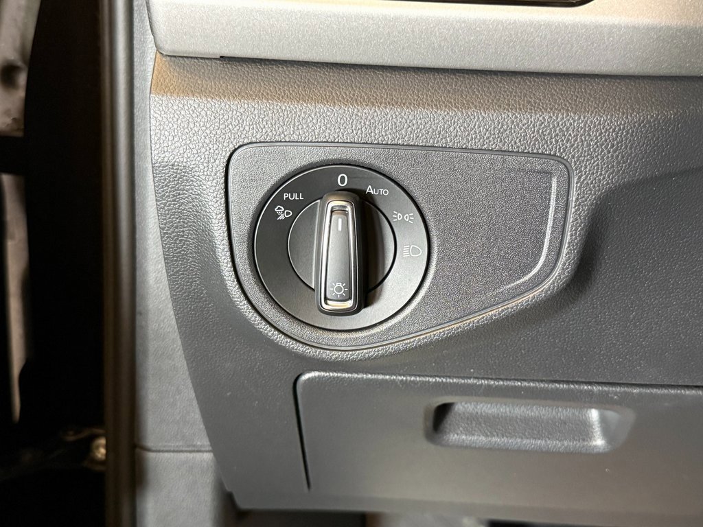 Used 2020 Volkswagen Atlas Cross Sport SEL image 19