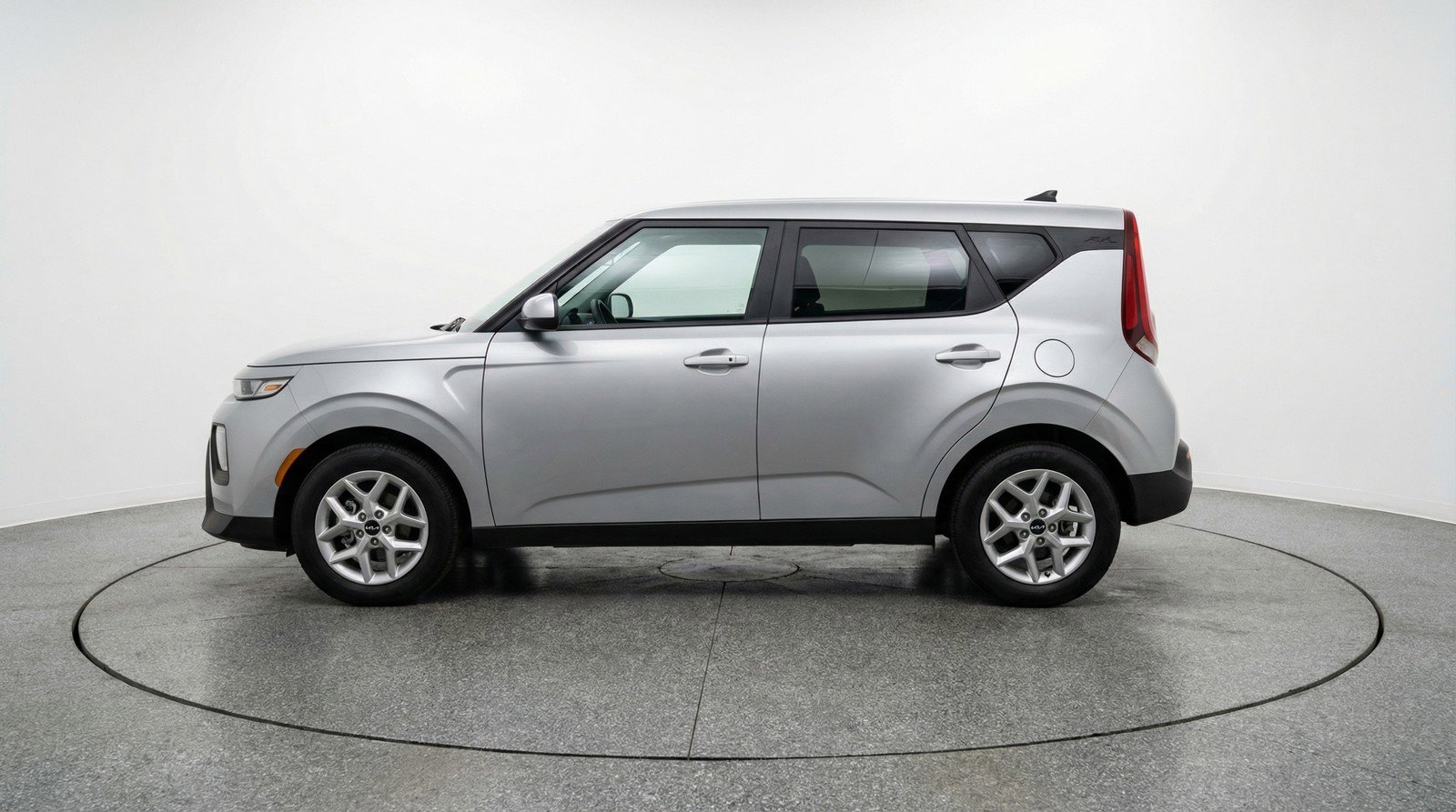 Used 2025 Kia Soul LX w/ LX Technology Package image 5