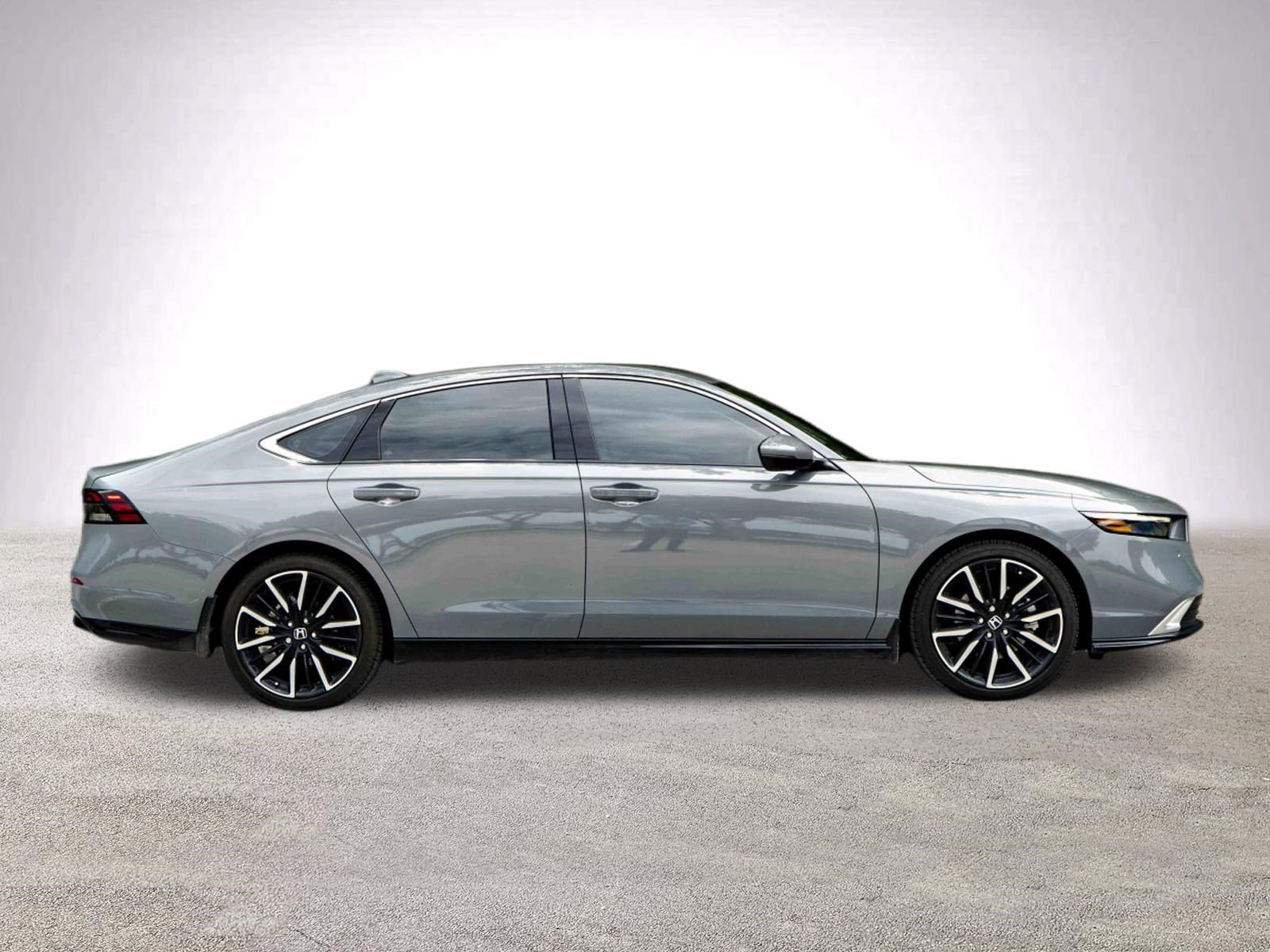 Used 2025 Honda Accord Touring image 10