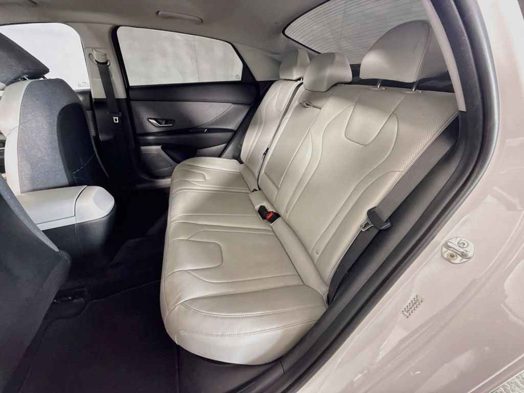 Used 2023 Hyundai Elantra Limited FWD image 28