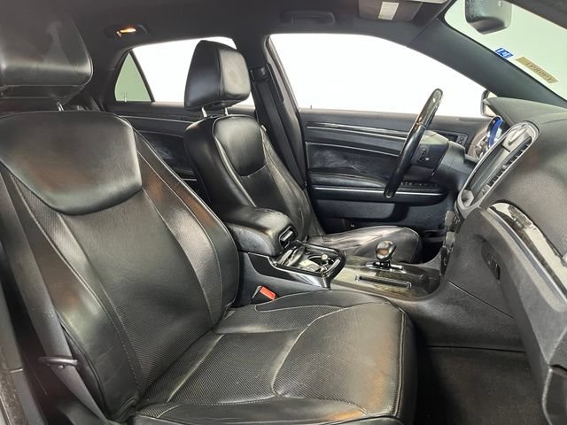 Used 2013 Chrysler 300 C RWD image 10