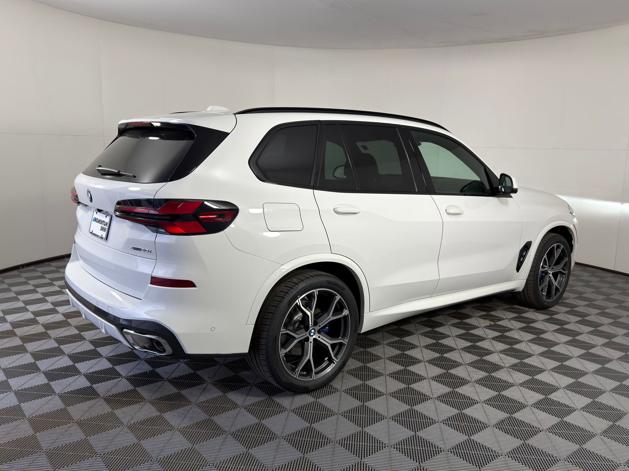 New 2026 BMW X5 xDrive40i w/ M Sport Package image 8