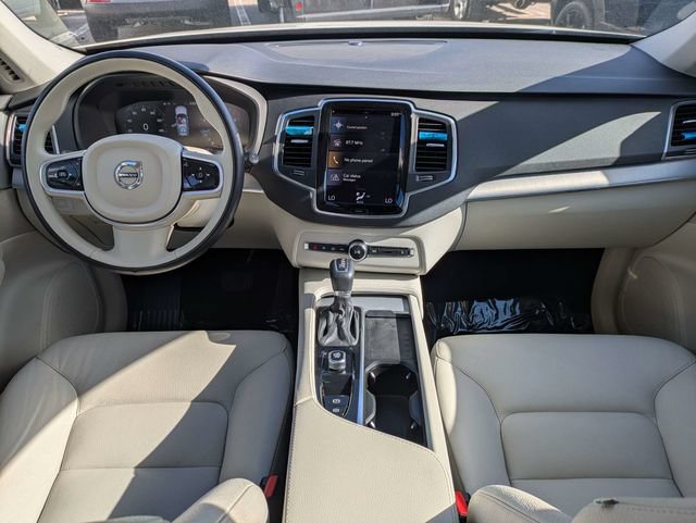 Used 2022 Volvo XC90 T5 Momentum w/ Protection Package Premier FWD image 15