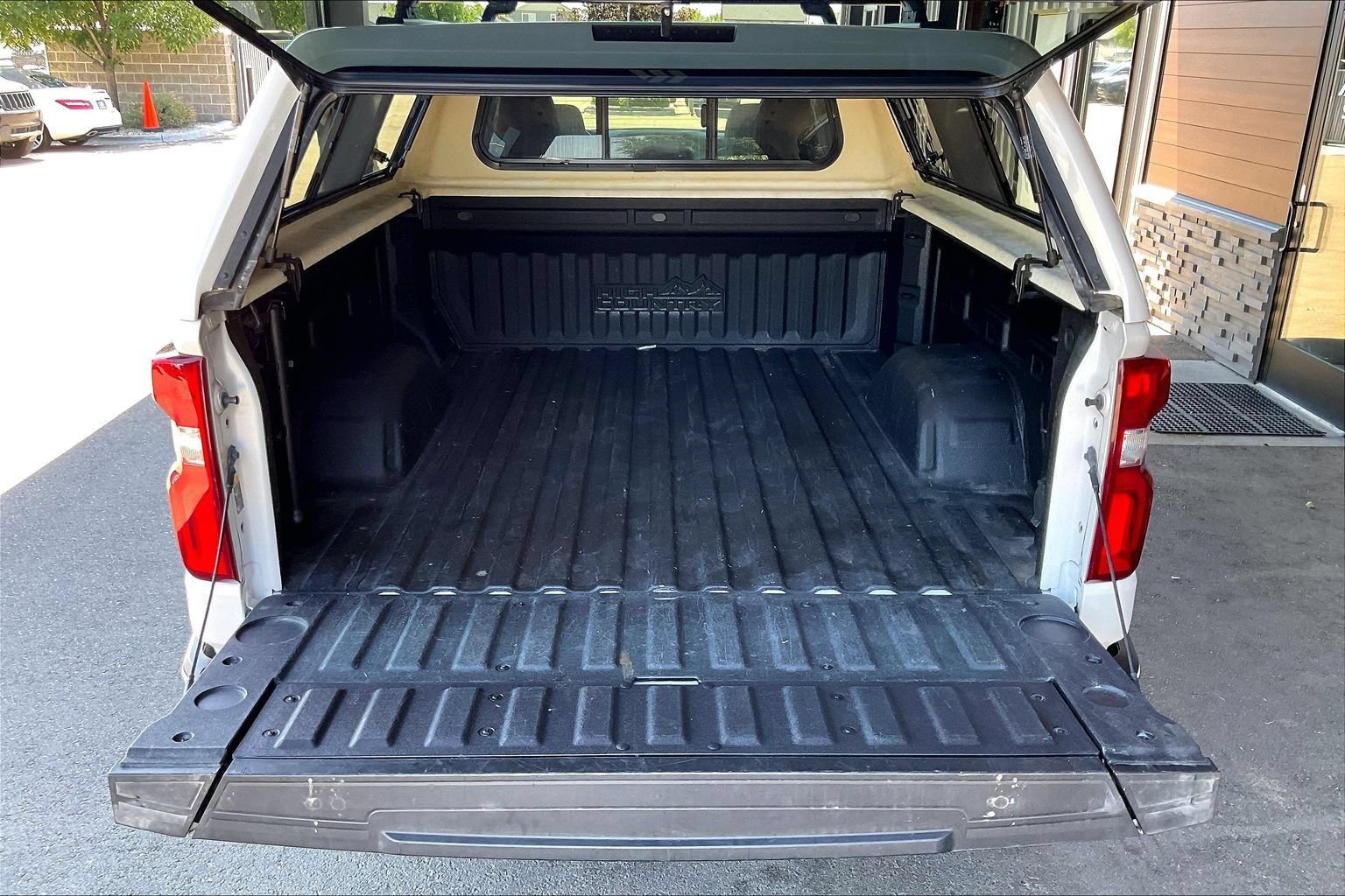Used 2021 Chevrolet Silverado 1500 High Country AWD/4WD image 30
