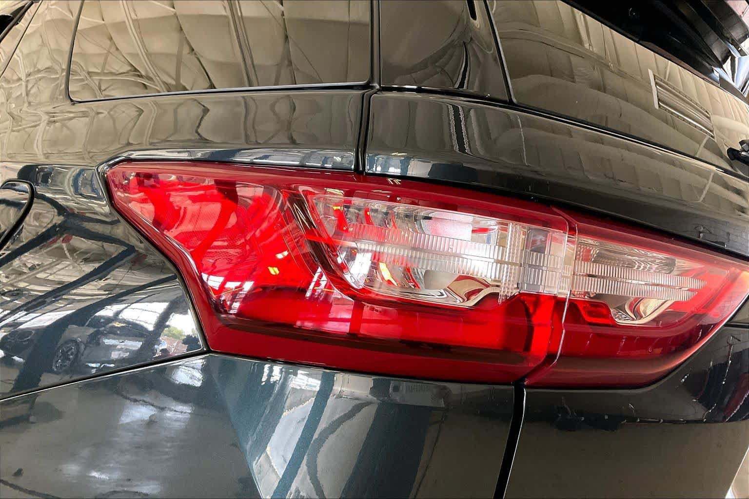 Used 2020 Chevrolet Traverse RS FWD image 25