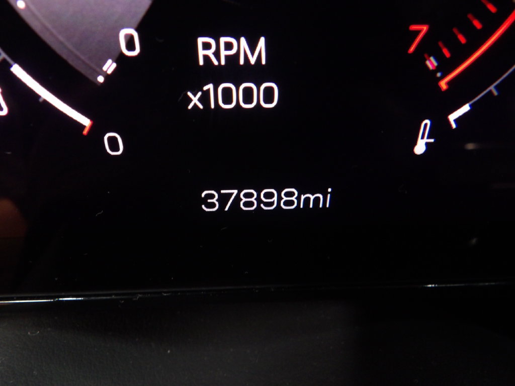 Used 2025 GMC Yukon XL AT4 AWD/4WD image 13