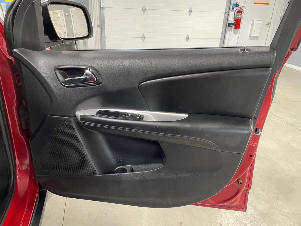 Used 2018 Dodge Journey SE w/ Blacktop Package FWD image 26
