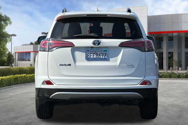Certified 2018 Toyota RAV4 XLE FWD image 6