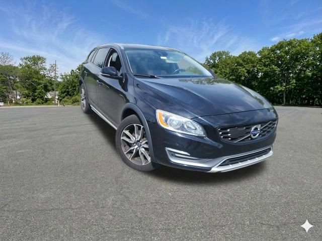 Used 2016 Volvo V60 T5 Cross Country w/ Convenience Package AWD/4WD image 2