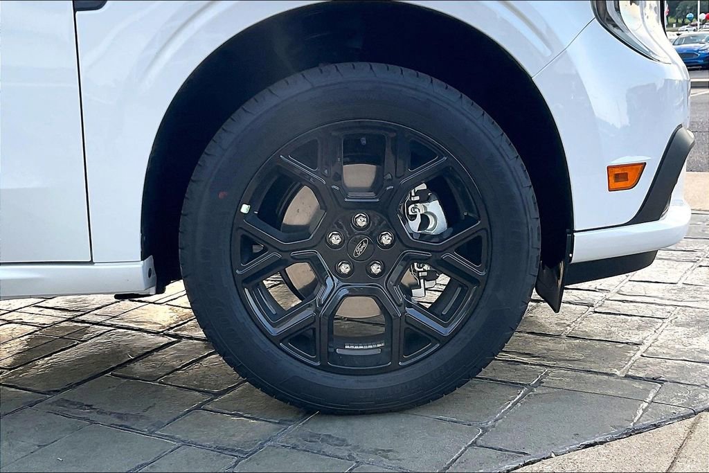 New 2025 Ford Maverick Lobo image 12