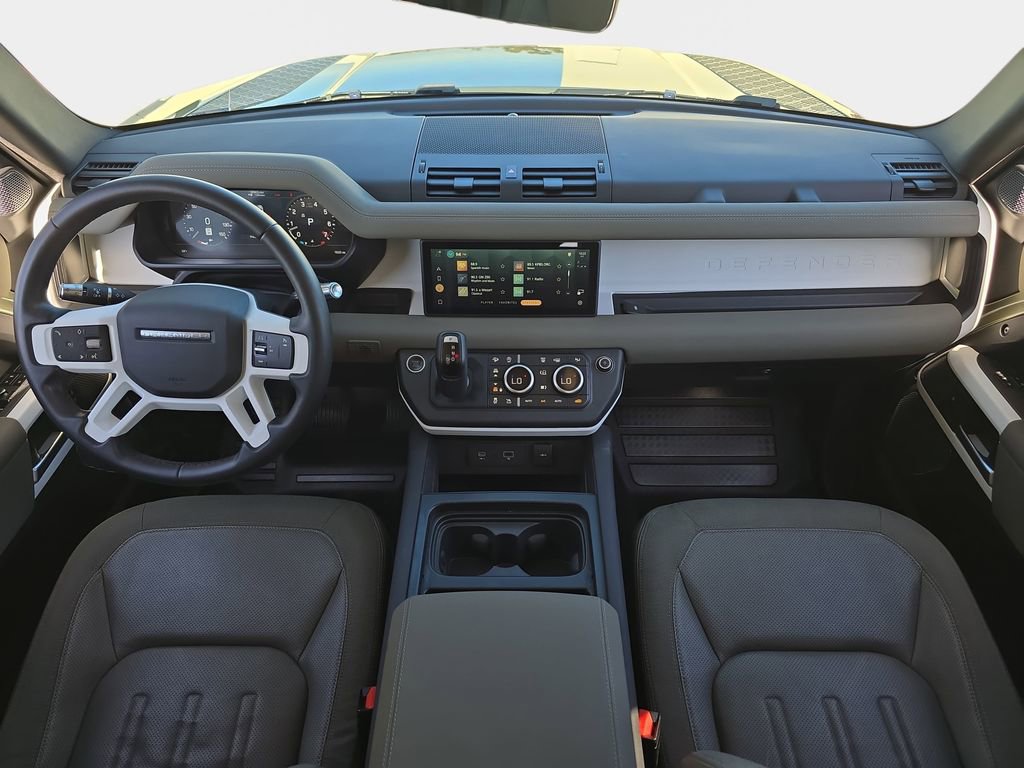 Used 2021 Land Rover Defender 110 SE image 10
