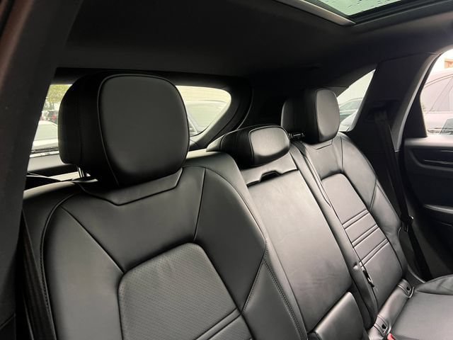 Used 2023 Porsche Cayenne AWD/4WD image 36