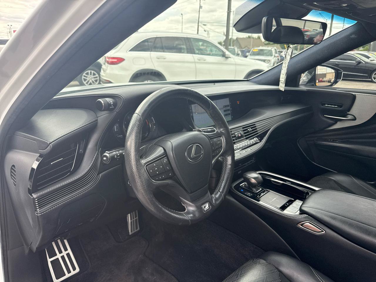 Used 2018 Lexus LS 500 F Sport w/ Accessory Package (Z2) AWD/4WD image 8