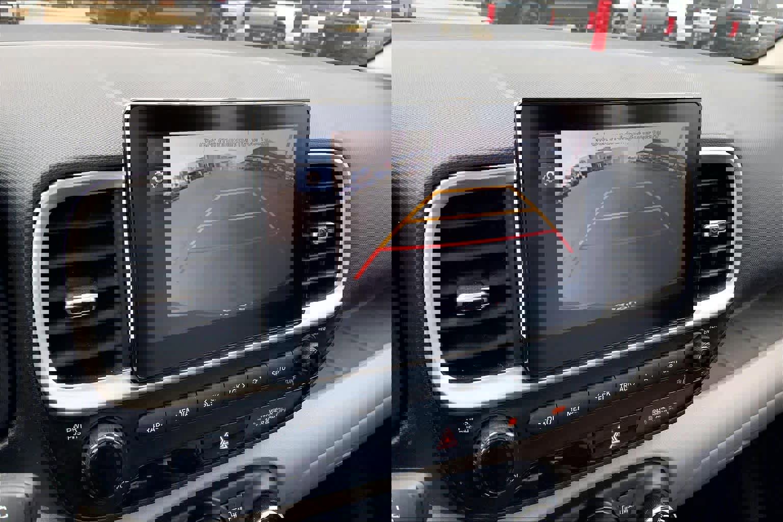 Used 2025 Hyundai Venue SEL image 26