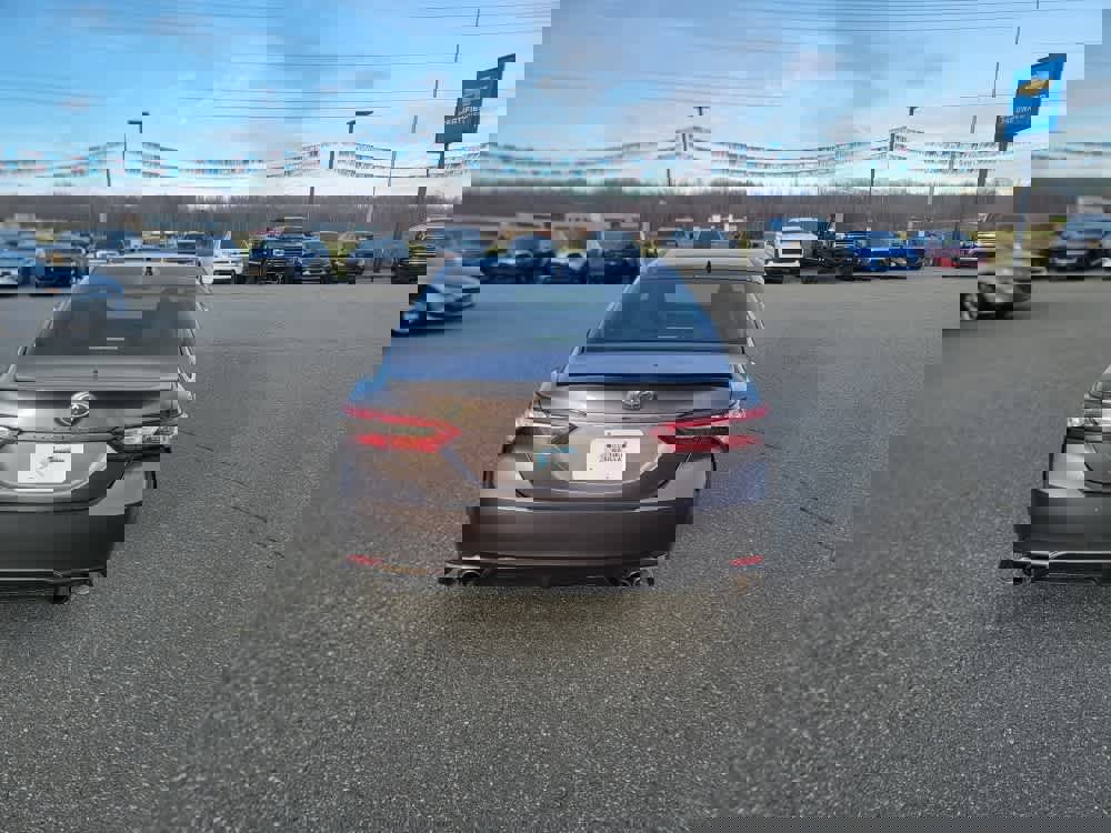 Used 2019 Toyota Camry XSE image 4