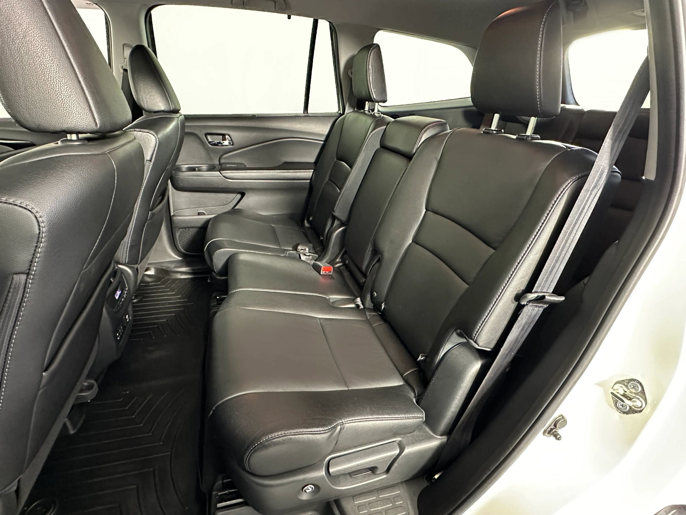 Used 2017 Honda Pilot Touring image 37