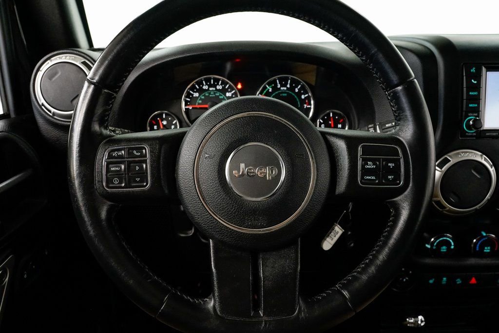 Used 2018 Jeep Wrangler Unlimited Sahara w/ Connectivity Group image 10