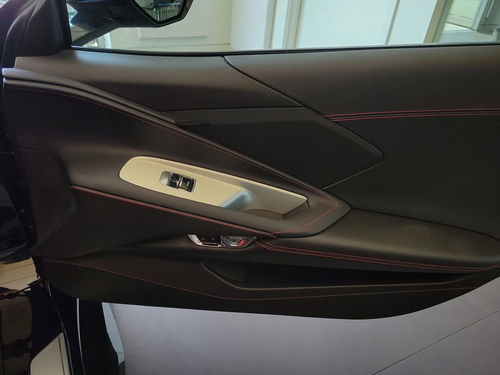 Used 2025 Chevrolet Corvette Z06 RWD image 22