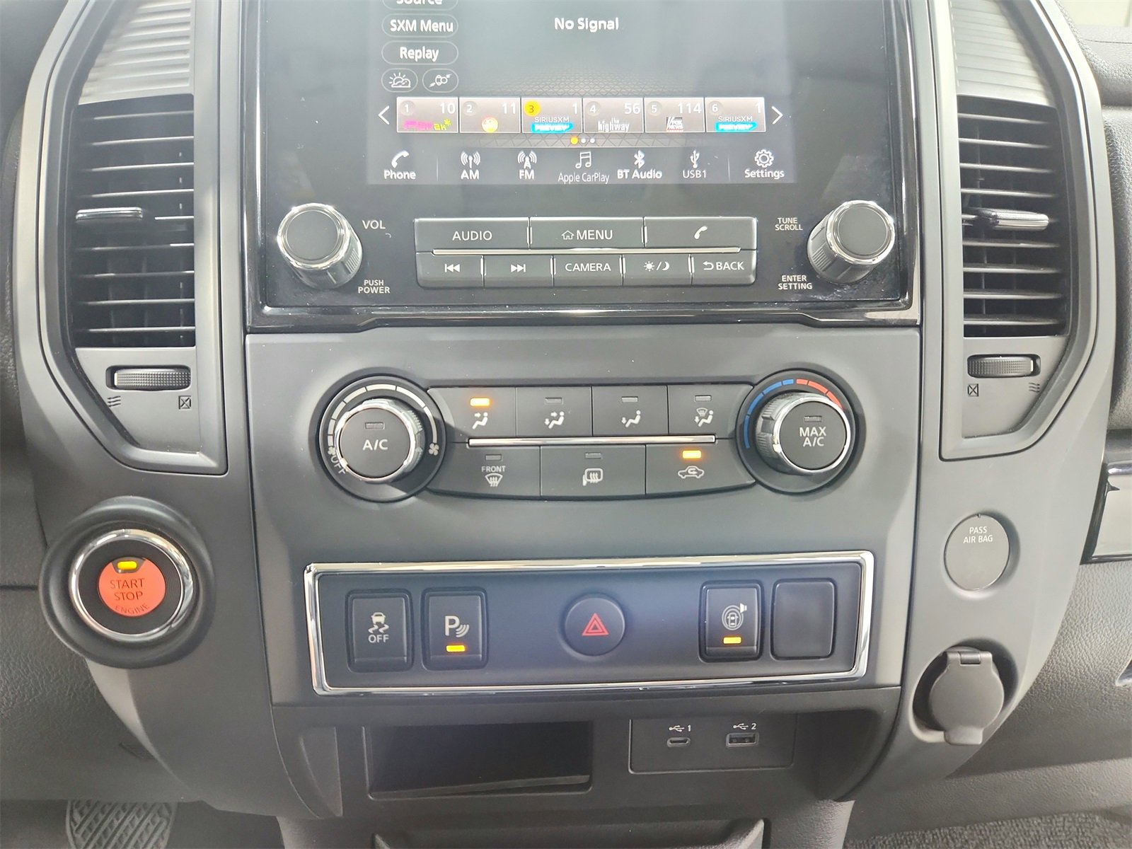 Used 2023 Nissan Titan SV image 26