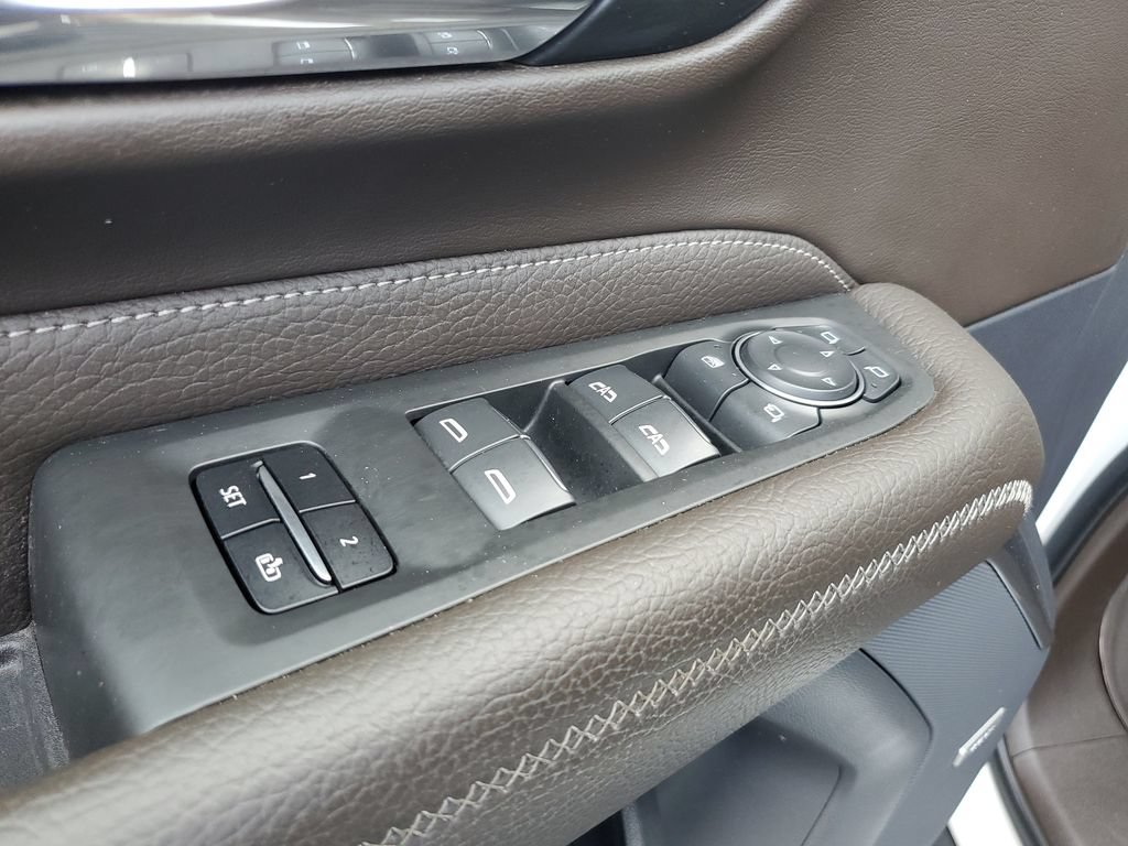 Used 2021 GMC Yukon XL Denali AWD/4WD image 17