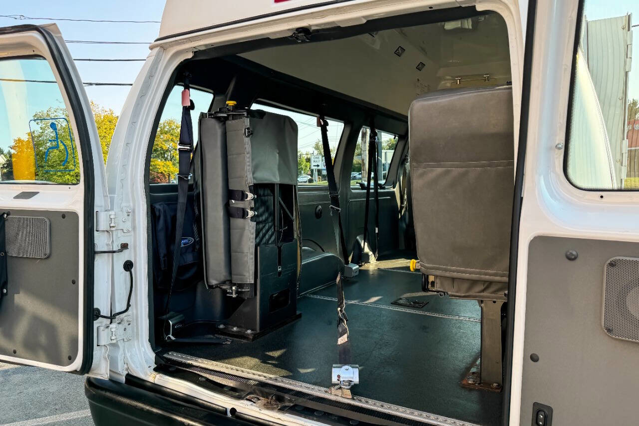 Used 2011 Ford E-350 and Econoline 350 Extended Super Duty w/ PWR Group image 21