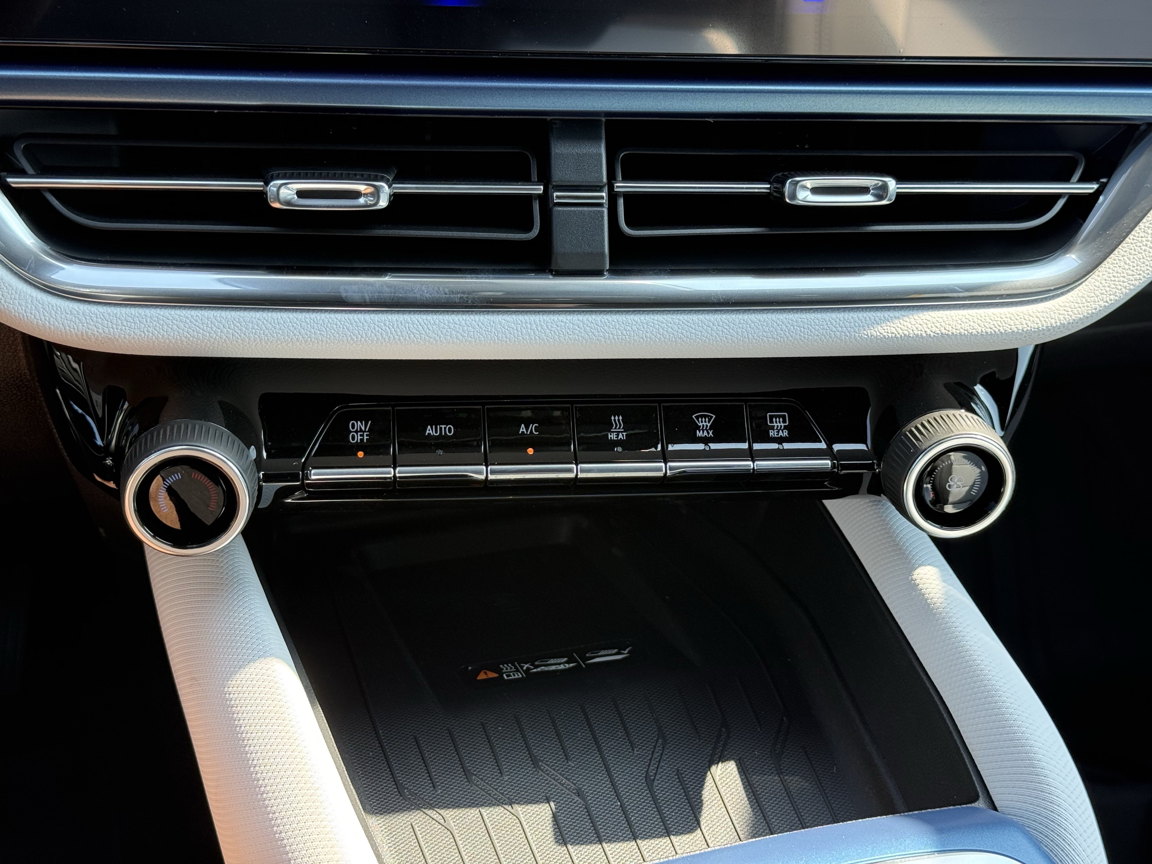 New 2026 Chevrolet Equinox EV LT FWD image 26