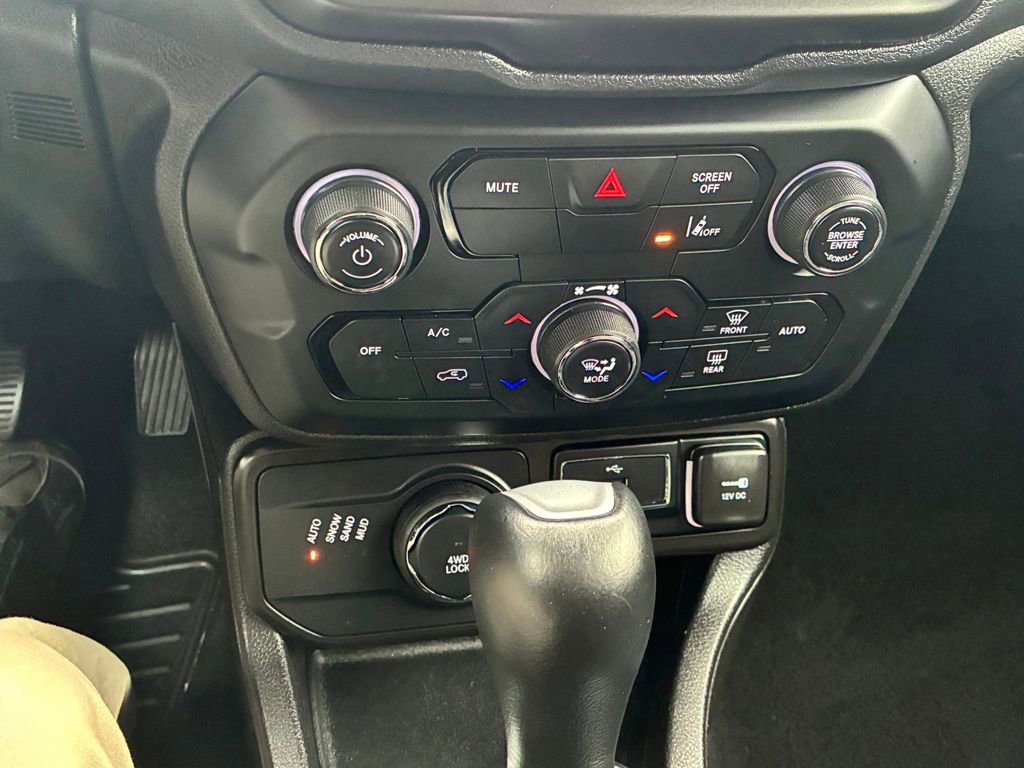 Used 2023 Jeep Renegade Latitude image 18