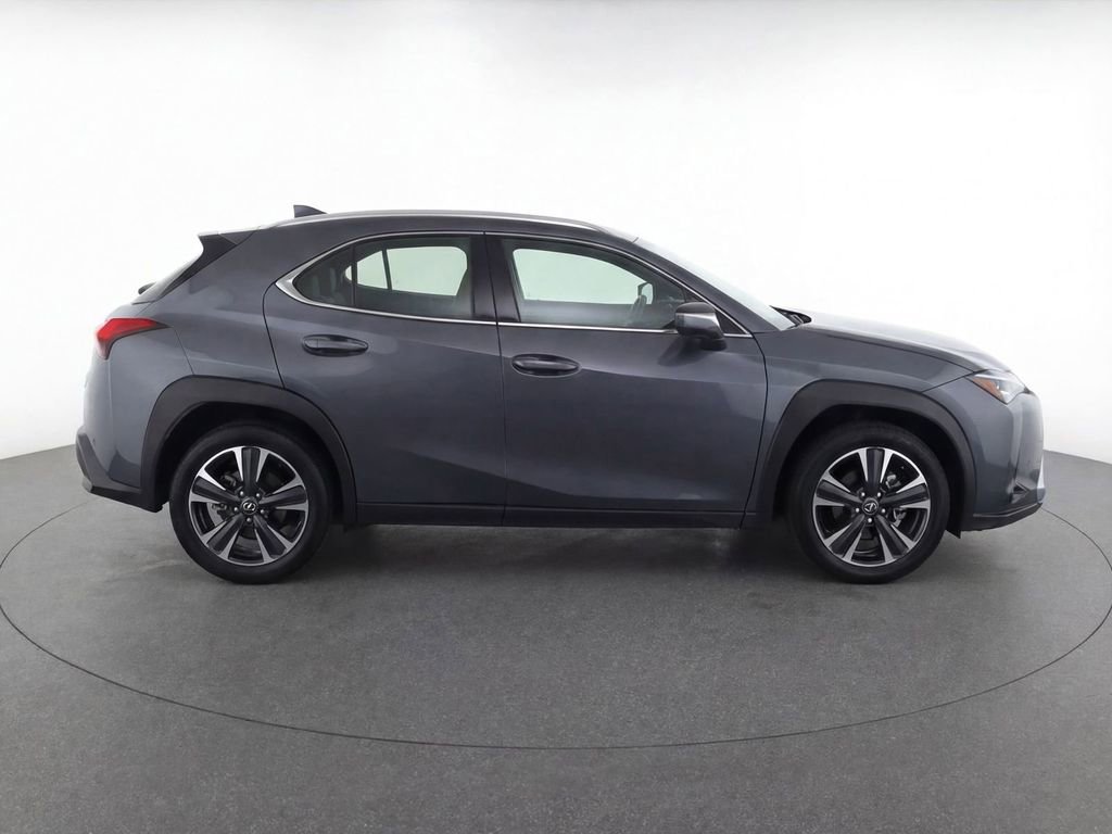 Used 2022 Lexus UX 200 w/ Accessory Package (Z1) FWD image 8