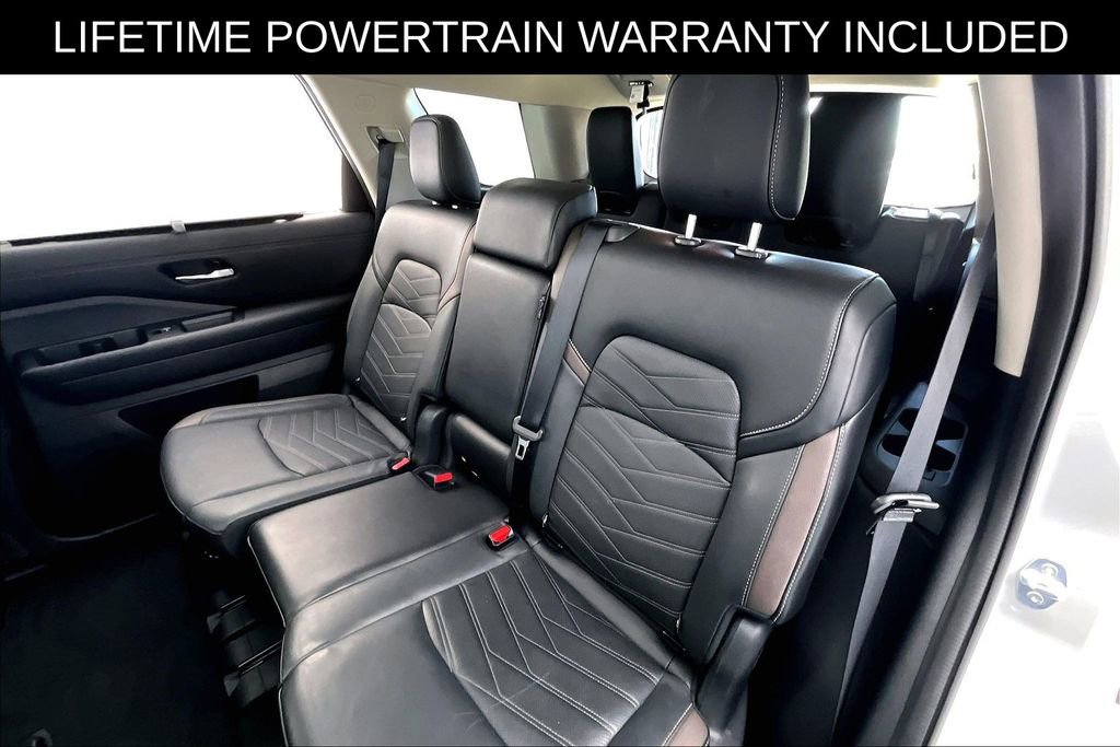Used 2025 Nissan Pathfinder Platinum w/ Cargo Package image 35