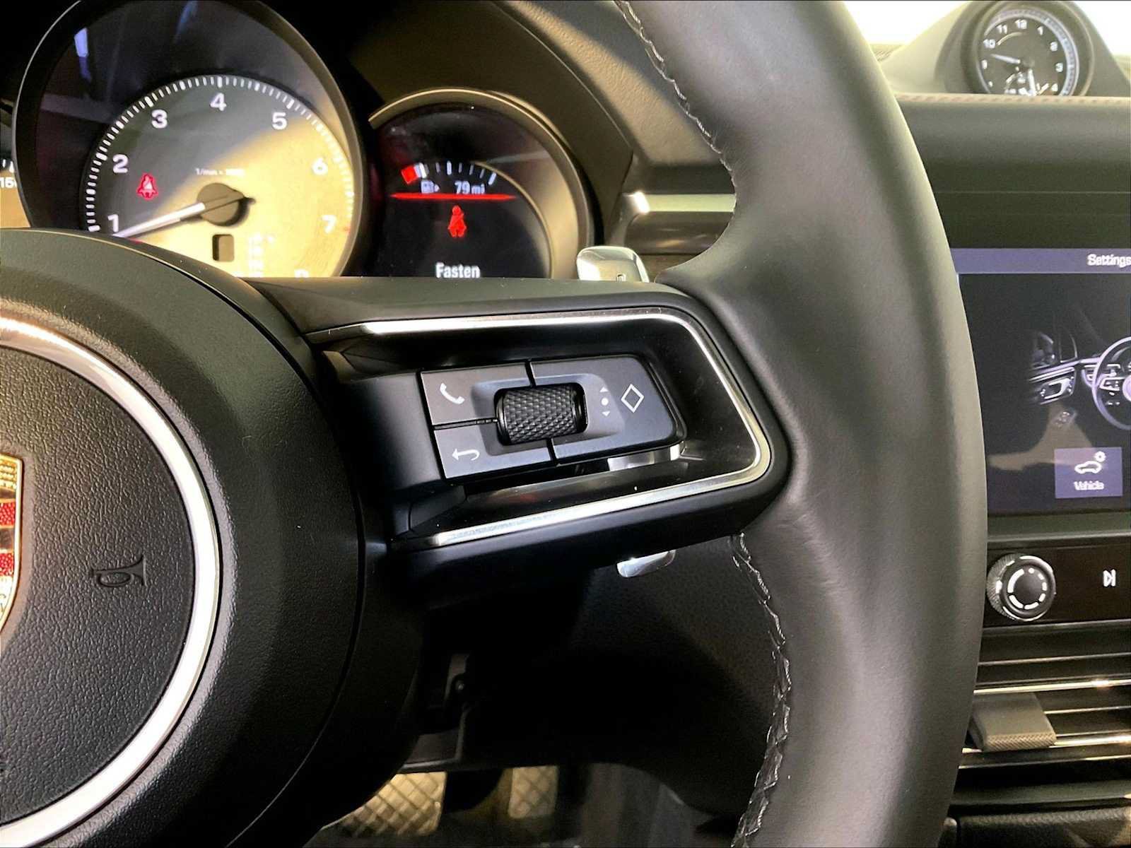 Certified 2023 Porsche Macan S AWD/4WD image 28
