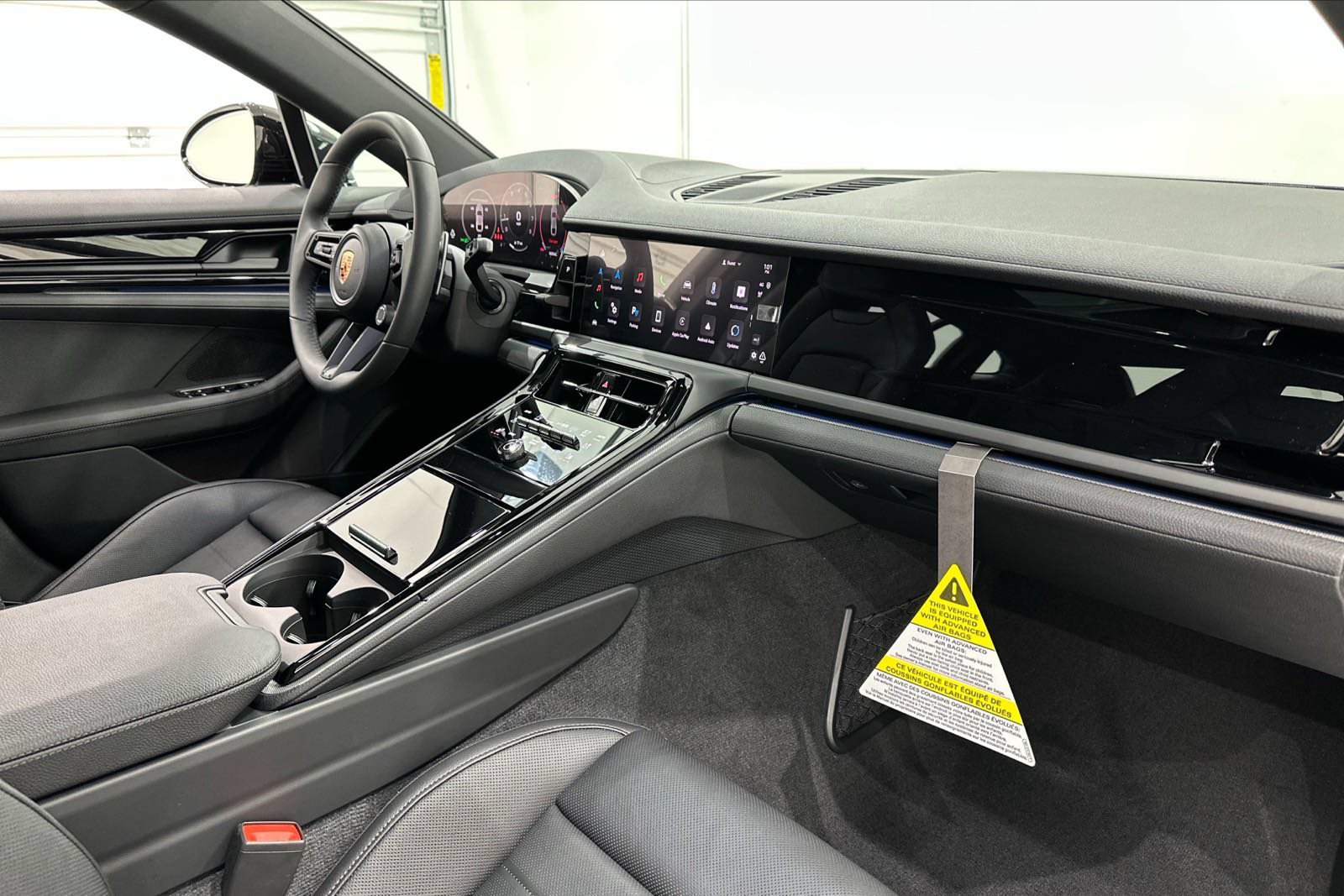 Certified 2025 Porsche Panamera 4 AWD/4WD image 23