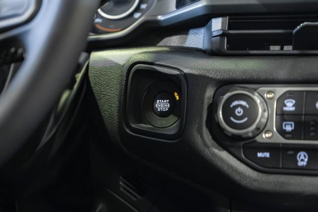 Used 2025 Jeep Gladiator Sport AWD/4WD image 65