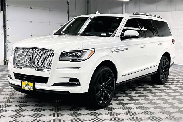 Used 2024 Lincoln Navigator Reserve w/ Monochromatic Package image 11
