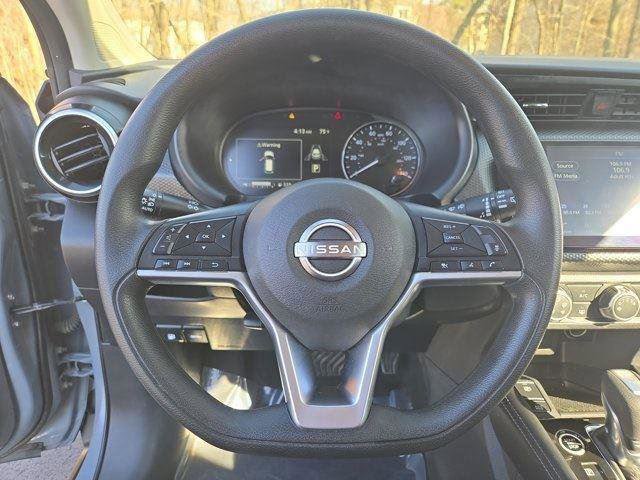 Used 2023 Nissan Kicks SV FWD image 14