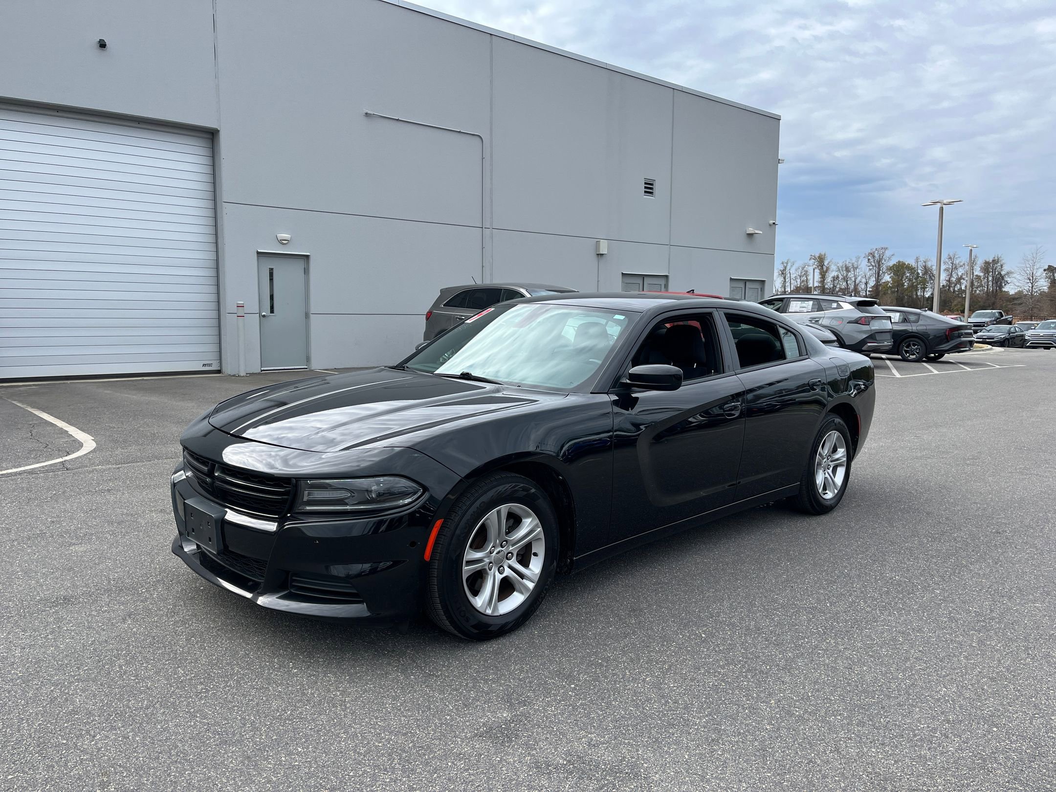 Used 2019 Dodge Charger SXT image 14