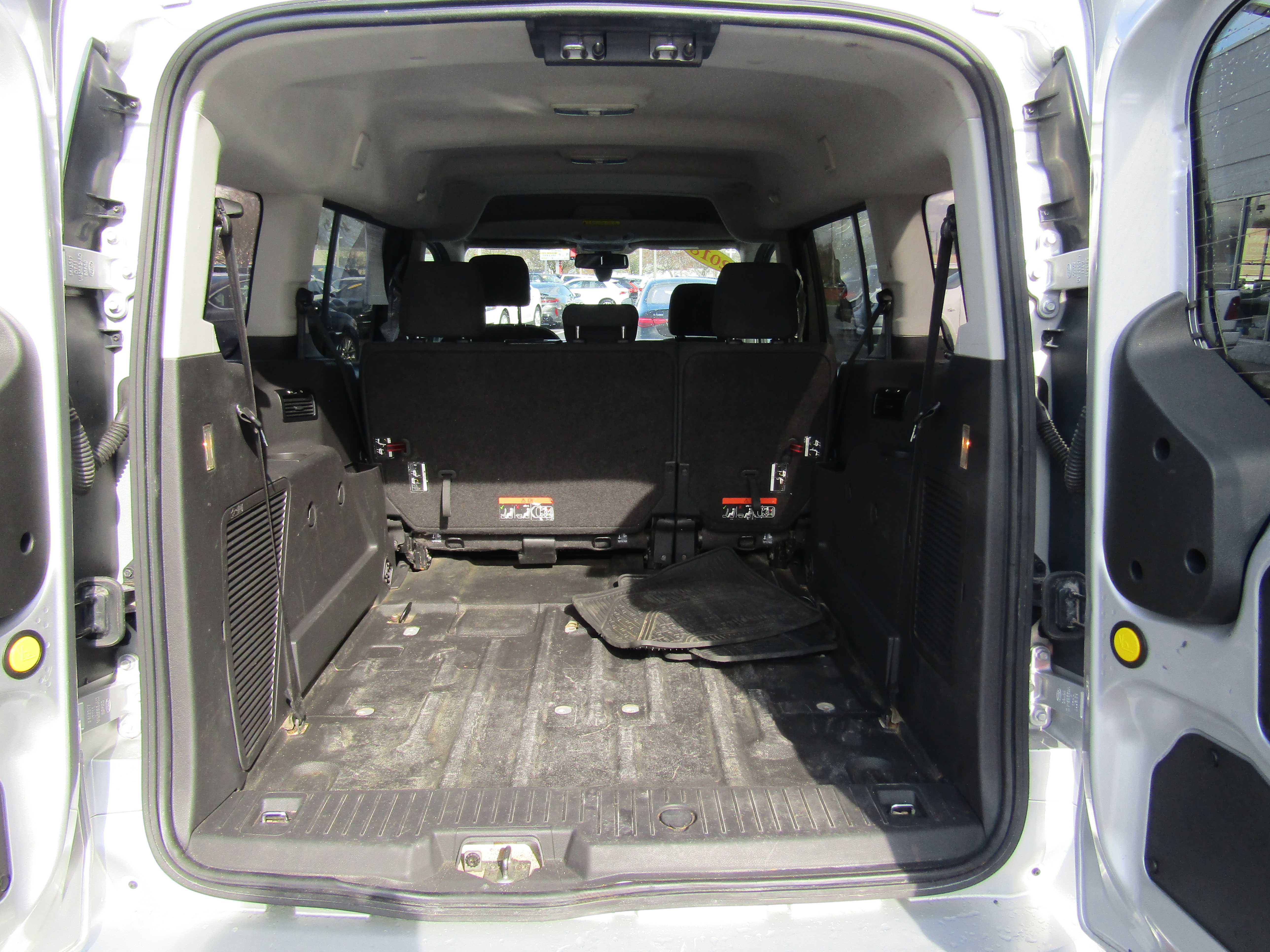 Used 2018 Ford Transit Connect XLT image 9