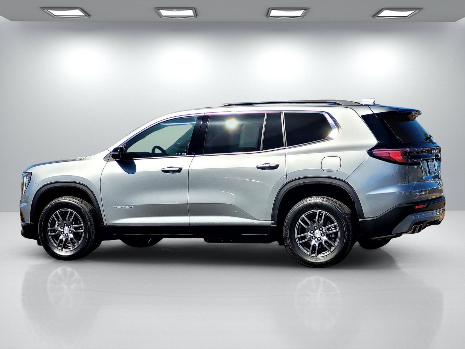Used 2025 GMC Acadia Elevation FWD image 7