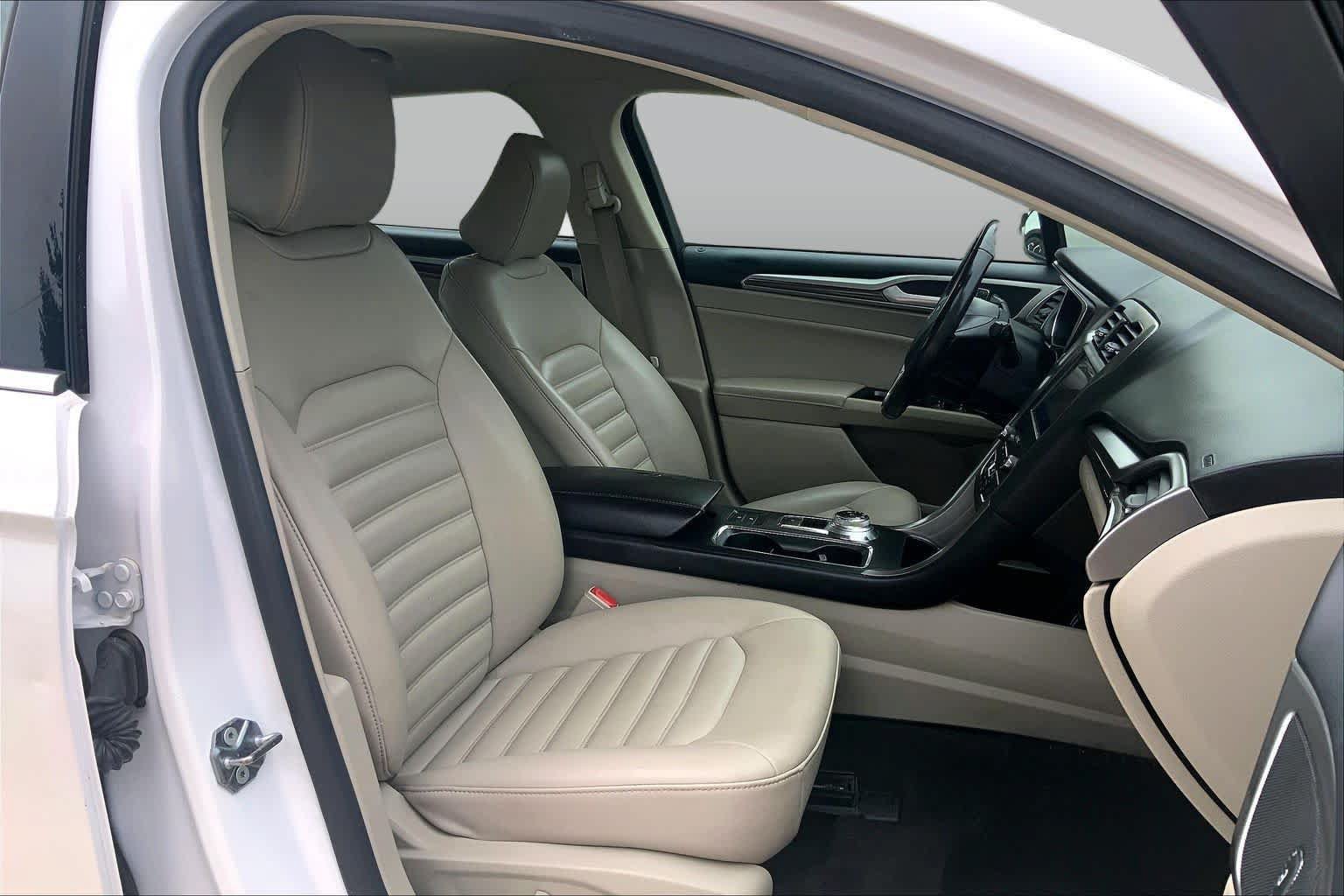 Used 2020 Ford Fusion SEL FWD image 9