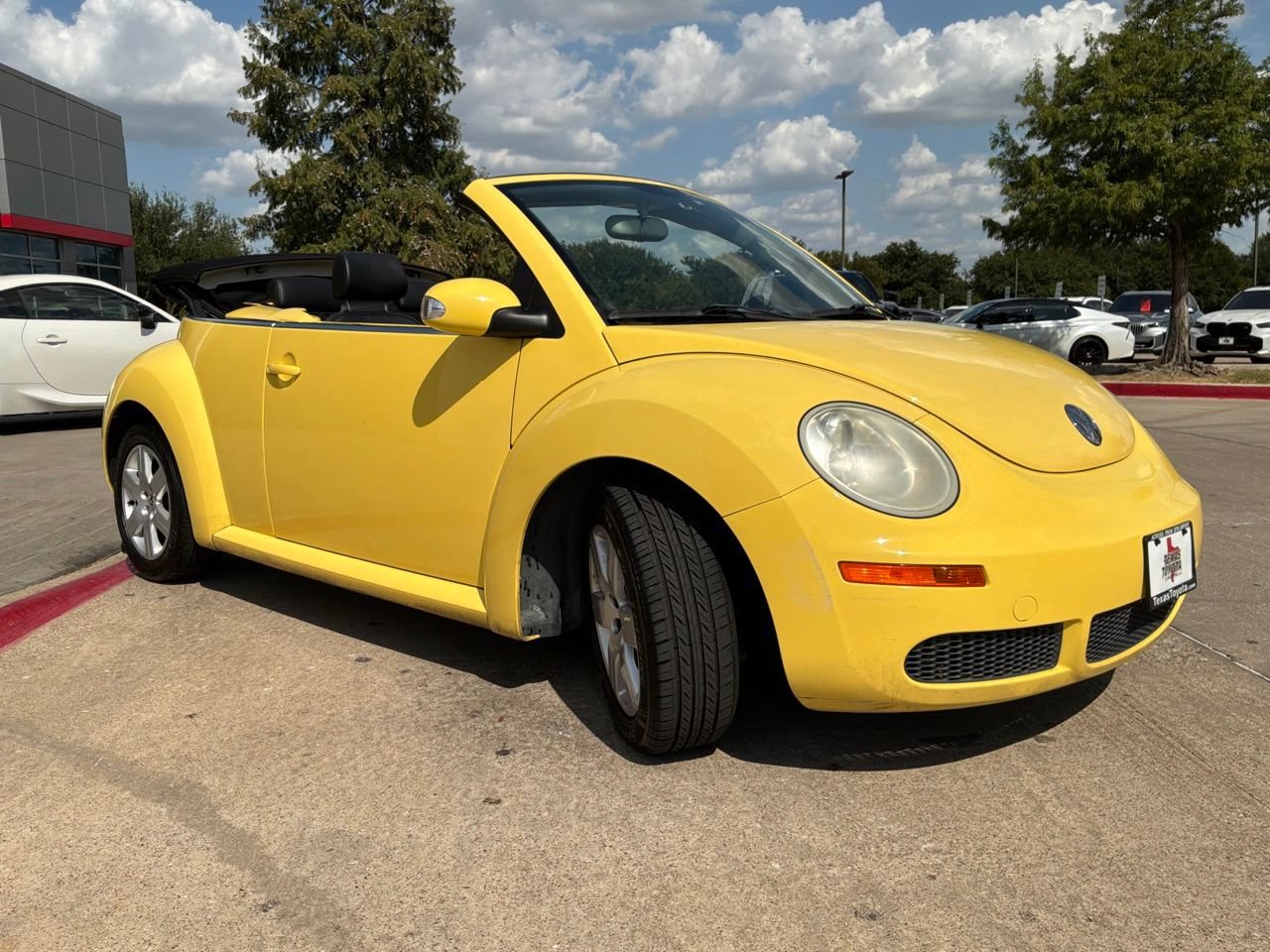 Used 2007 Volkswagen Beetle Convertible w/ Package 1 FWD image 8