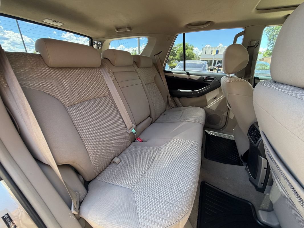 Used 2008 Toyota 4Runner SR5 AWD/4WD image 25