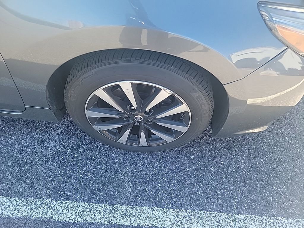 Used 2018 Nissan Altima 2.5 SL w/ 2.5 SL Technology Package FWD image 14
