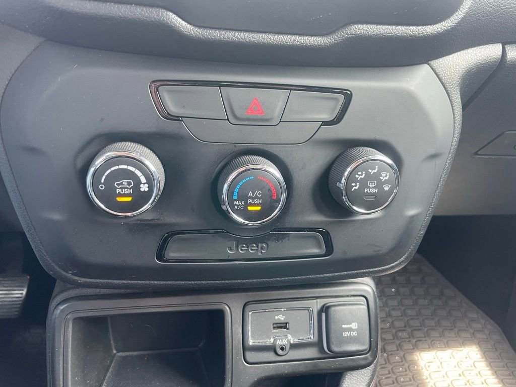Used 2020 Jeep Renegade Sport w/ Sport Appearance Group FWD image 11
