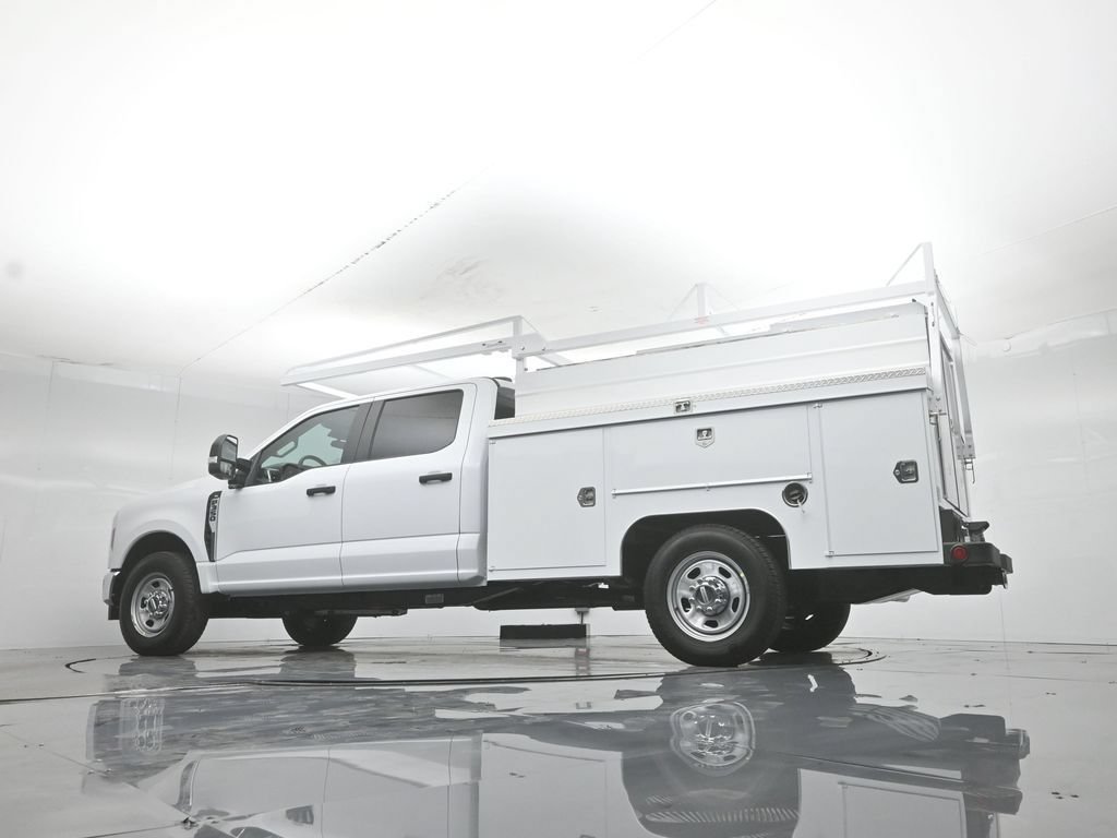New 2026 Ford F350 XL w/ XL Chrome Package RWD image 3