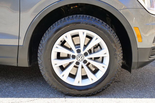 Used 2020 Volkswagen Tiguan S image 43