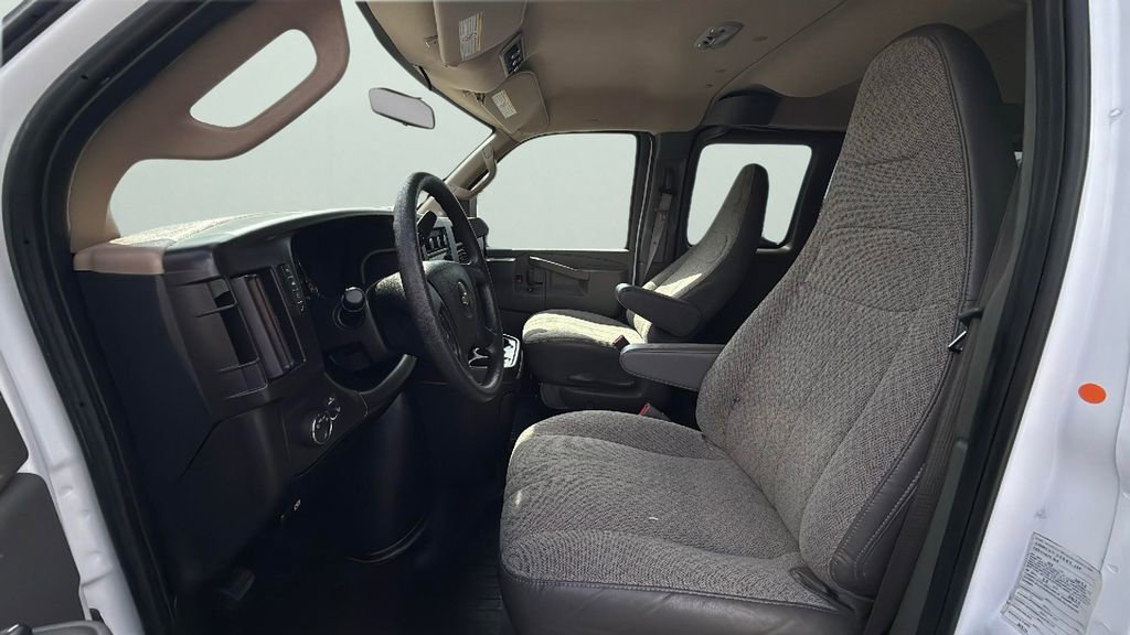 Used 2023 Chevrolet Express 3500 LS image 3