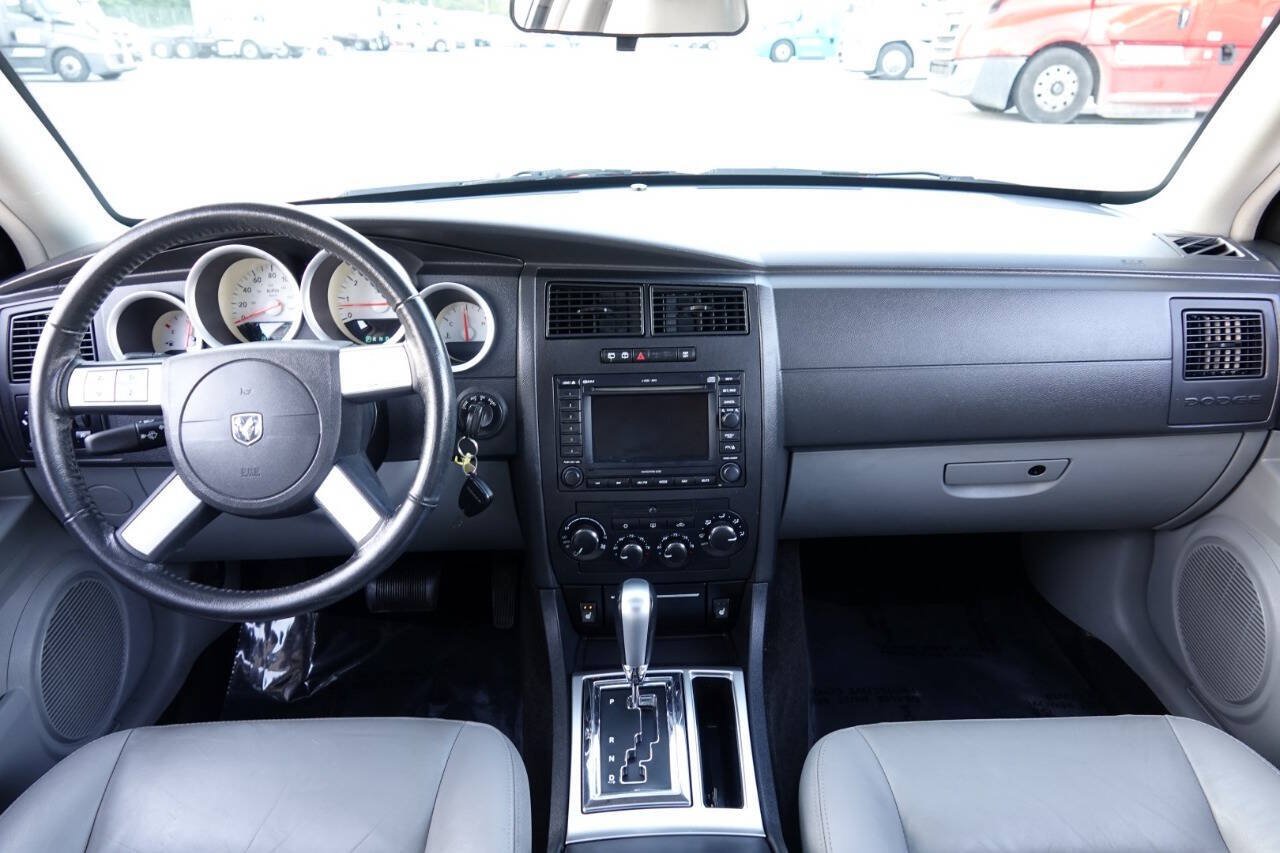 Used 2006 Dodge Magnum R/T w/ Convenience Group II RWD image 69