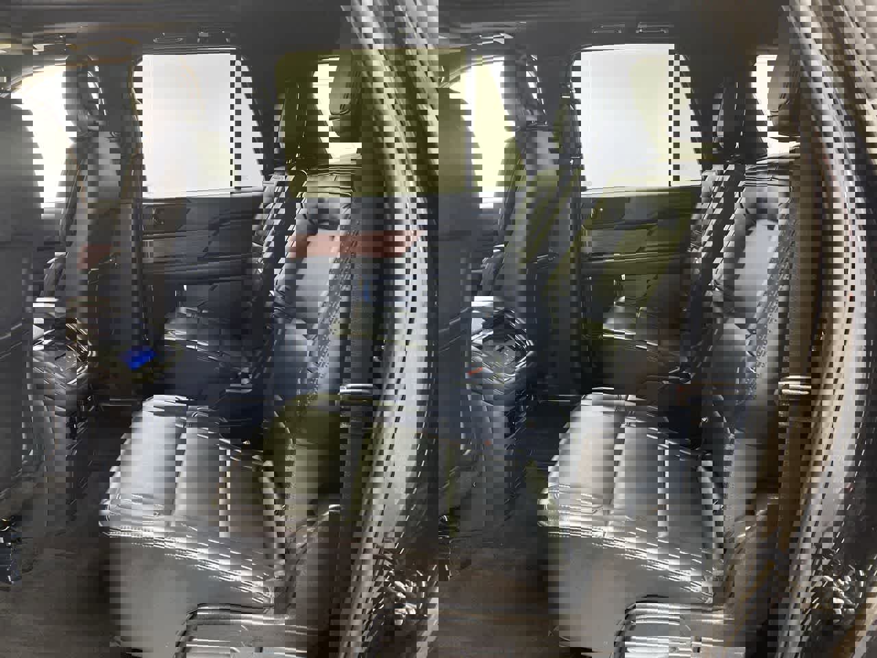 Used 2024 Lincoln Navigator L Premiere image 16