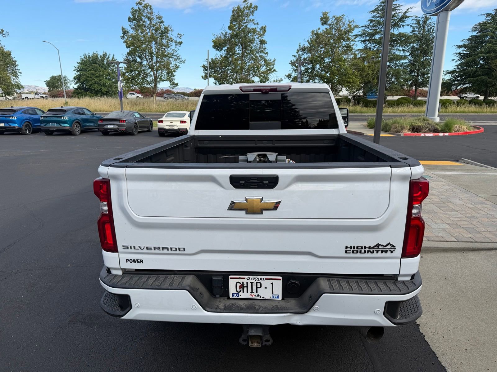 Used 2024 Chevrolet Silverado 3500 High Country w/ Technology Package AWD/4WD image 4