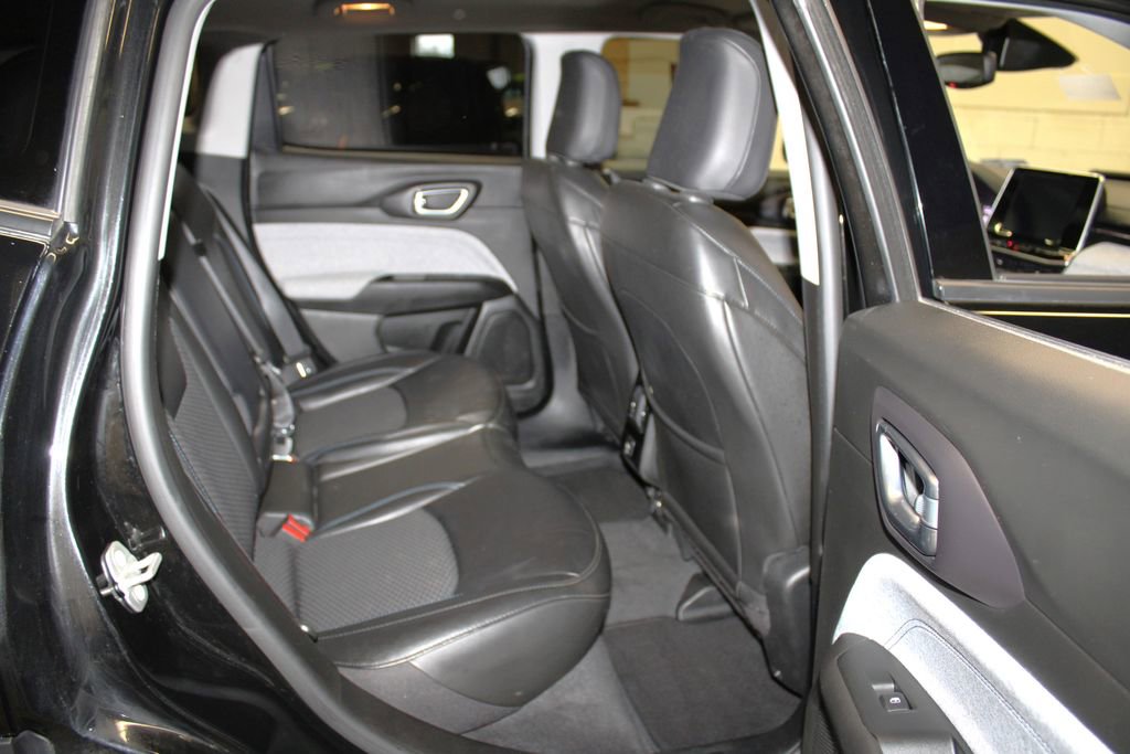 Used 2022 Jeep Compass Latitude image 31