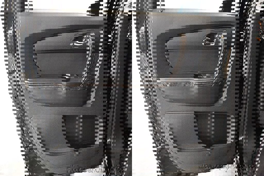 Used 2011 GMC Acadia Denali image 23